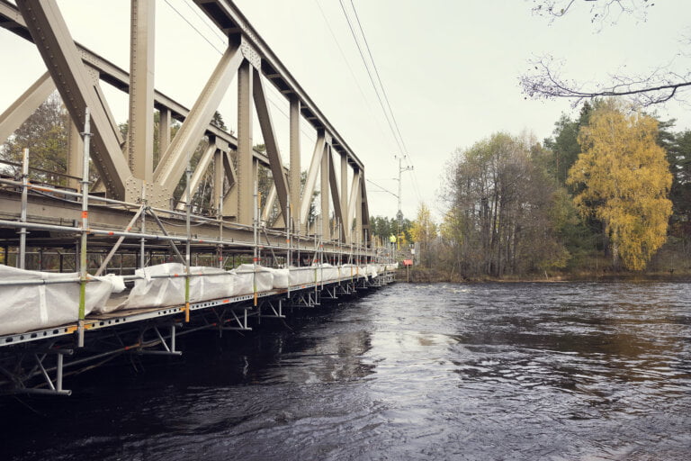 Bron över Testeboån